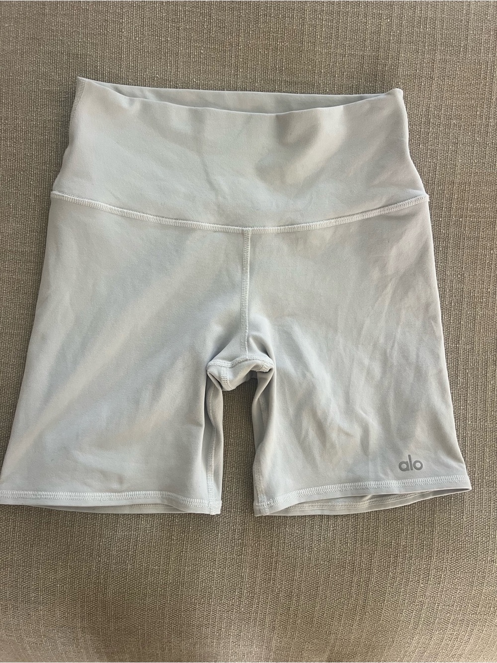 ALO Yoga High-Rise Bike Shorts in Light Gray